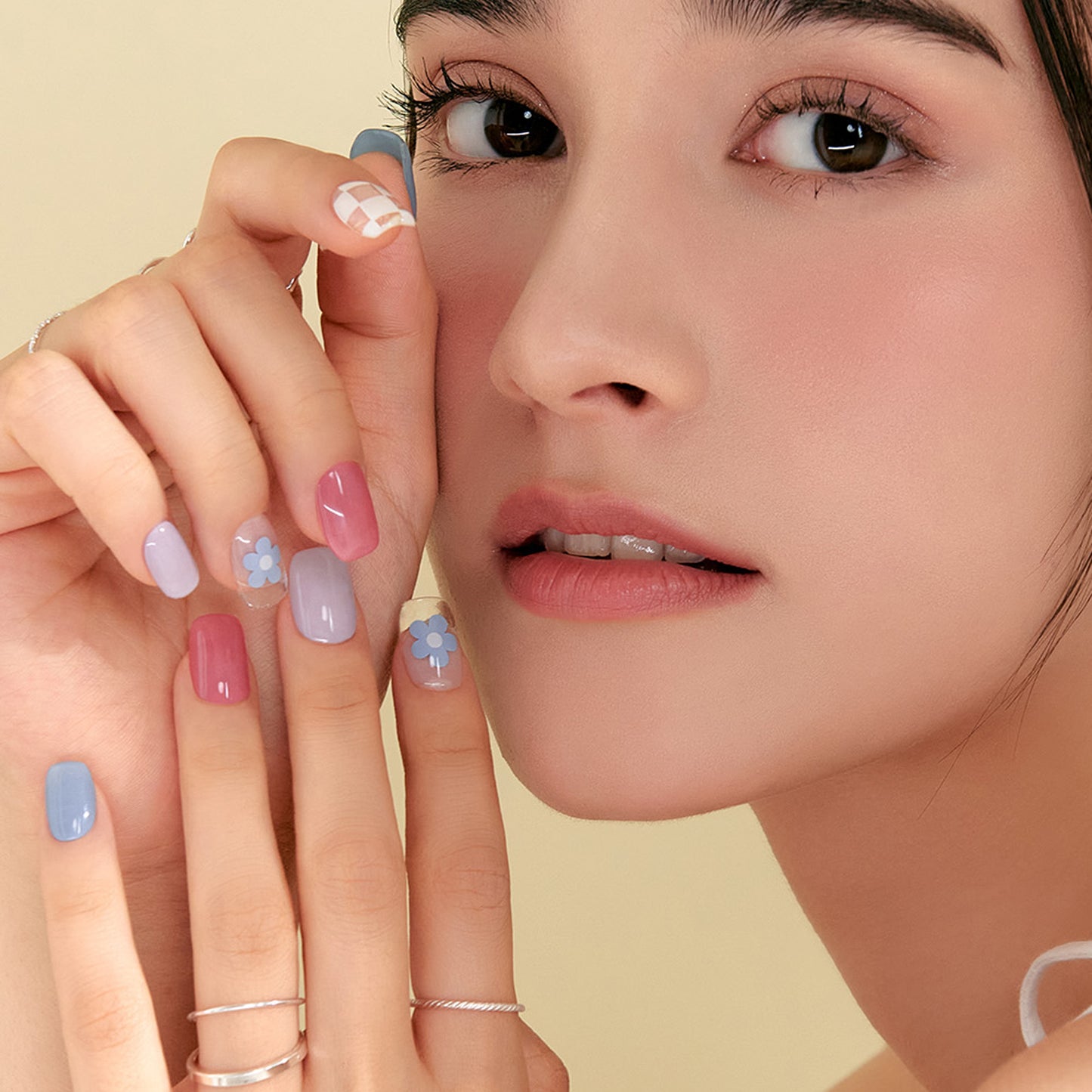 Bloom Nail (Round Square)