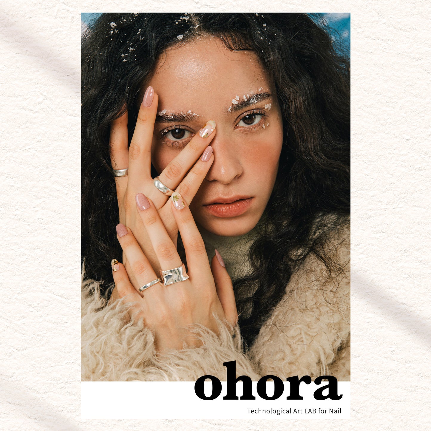 Ohora (N Velvet Brown Nails)